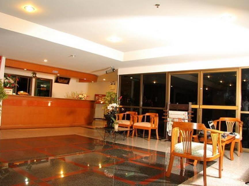 Js Tower Hotell Bangkok Eksteriør bilde