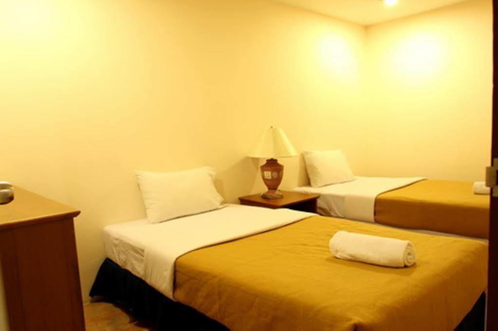 Js Tower Hotell Bangkok Eksteriør bilde