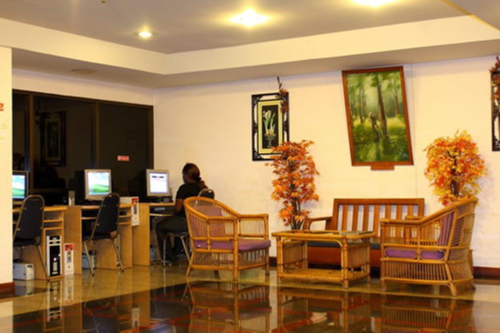 Js Tower Hotell Bangkok Eksteriør bilde