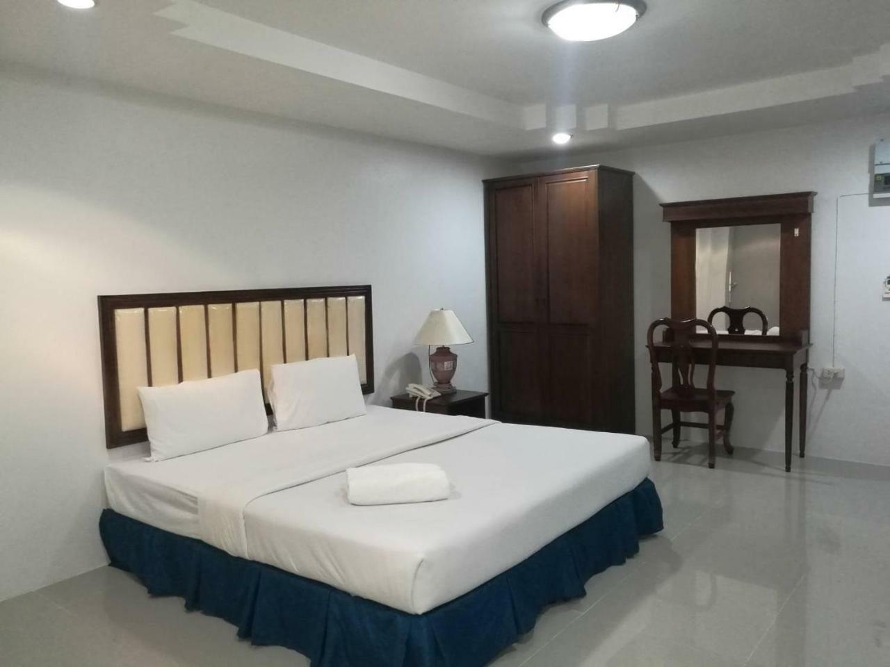 Js Tower Hotell Bangkok Eksteriør bilde