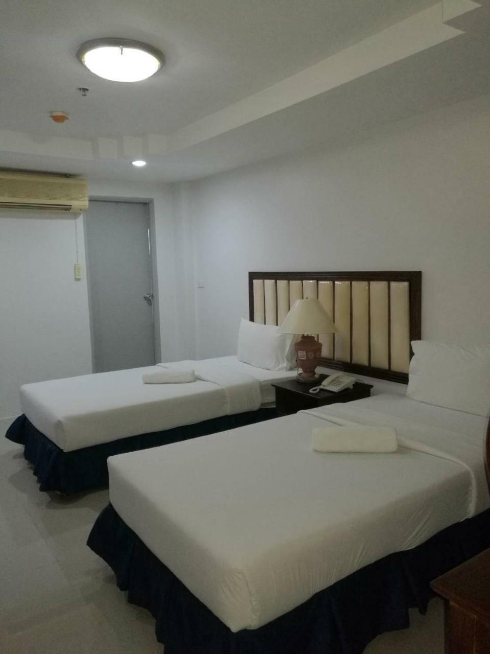 Js Tower Hotell Bangkok Eksteriør bilde
